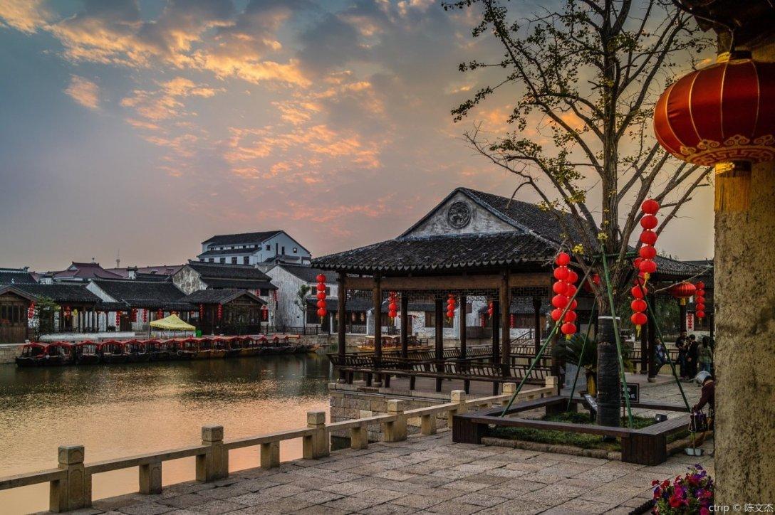 队报:巴黎有意紫百合后卫夸尔塔,将与那不勒斯和英超队竞争